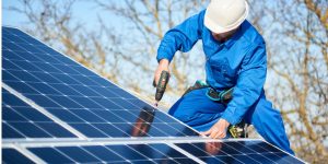 Installation Maintenance Panneaux Solaires Photovoltaïques à Huiron